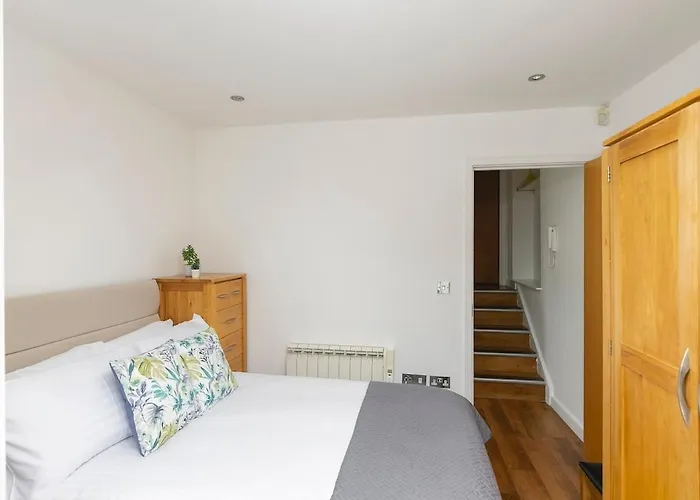 Sublime 3Bed Flat West London, Ladbroke & Notting Hill
